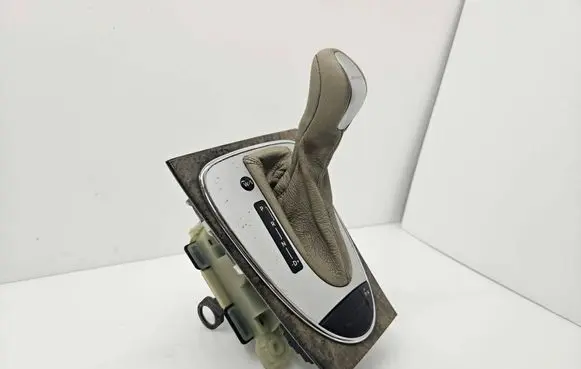 Mercedes-Benz E W211 Gear shifter/selector A2112673124 211267003