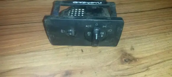 Ford Mondeo Mk III Light switch 04052761 1s7t13a024gb