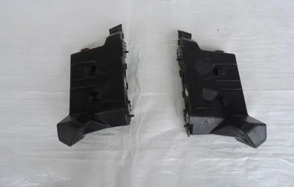 Ford Turneo Courier Front bumper mounting bracket ET7617D959AE