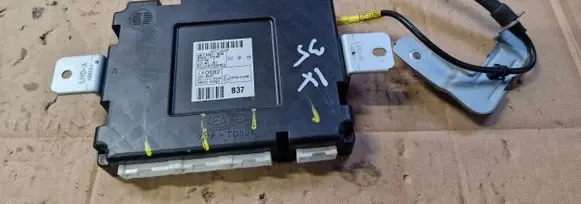 Hyundai ix35 Trunk lid opening control unit 