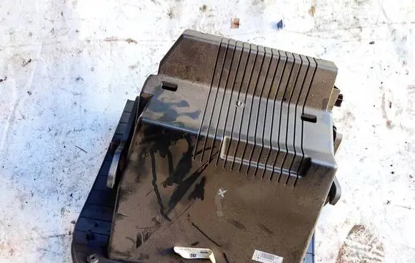 Opel Astra H Glove box 13191459
