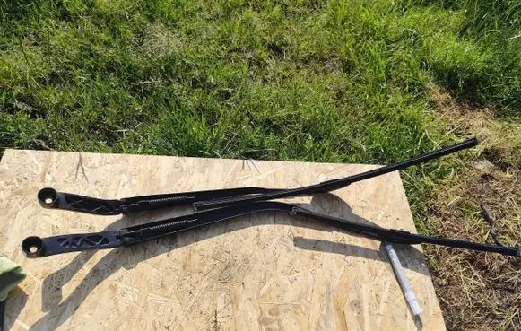 Mazda 3 II Front wiper blade arm 9430D37A