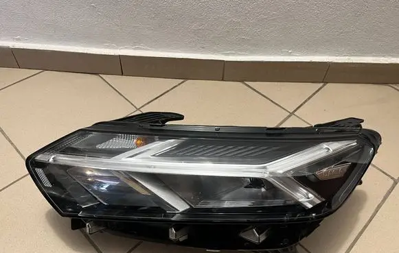 Dacia Sandero III Headlight/headlamp 260606033R