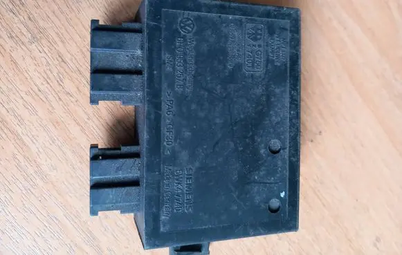 Volkswagen Polo III 6N 6N2 6NF Immobilizer control unit/module 6H0953257B 5WK47740