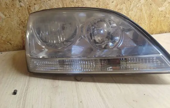 KIA Sorento Headlight/headlamp E13125 8358 4HCR