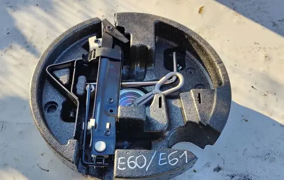 BMW 5 E60 E61 Lift Jack 
