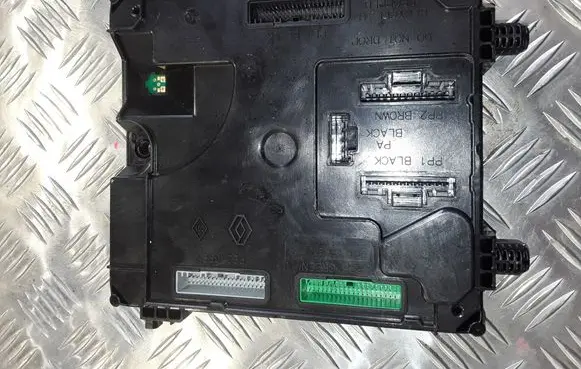 Renault Laguna III Comfort/convenience module 284B12329R BCMX91A2C5318652015 3500165592430496
