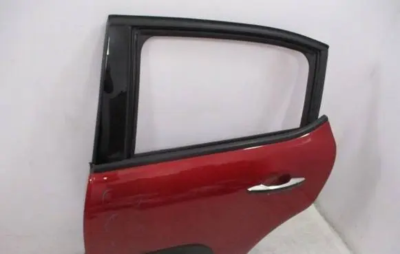 Door (2 Door Coupe)