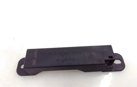 Mercedes-Benz S W221 Keyless system antenna A1668200075