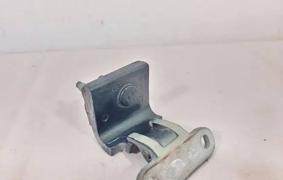 Volkswagen PASSAT B5 Tailgate/trunk/boot hinge 3B9827301C