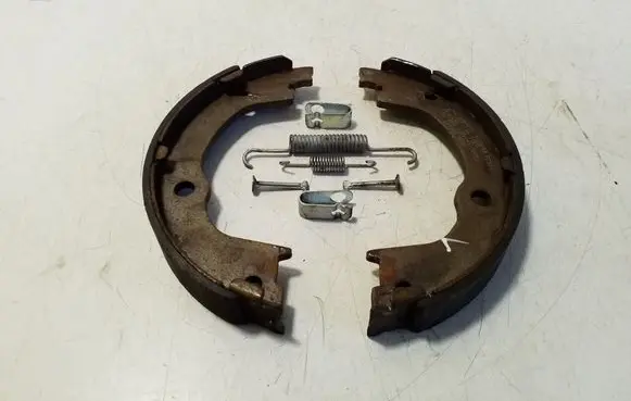 Chevrolet Captiva Handbrake/parking brake pads 