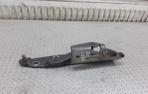 Nissan Primera Tailgate/trunk/boot hinge