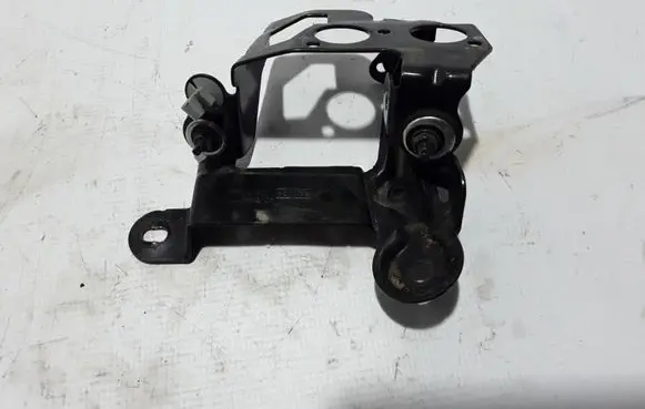 Volvo XC60 ABS pump bracket 30742586
