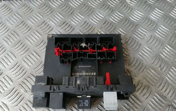 Volkswagen PASSAT B6 Comfort/convenience module 1K0937049M