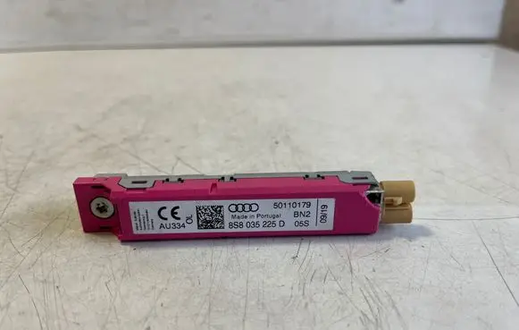 Audi TT TTS RS Mk3 8S Aerial antenna amplifier 8S8035225D