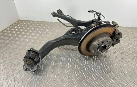 Mini Clubman F54 Rear wheel hub spindle/knuckle 6851579
