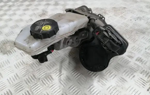 Tesla Model 3 Brake booster 104467200E 0204N00687 BBR202772017040