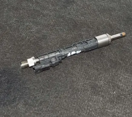 BMW 2 F22 F23 Fuel injector 76399940261500172