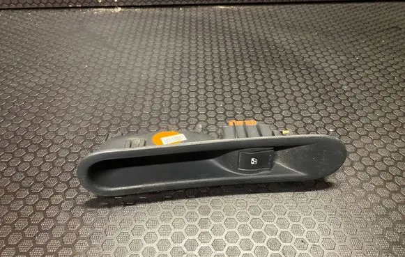Renault Espace IV Electric window control switch 8200327947