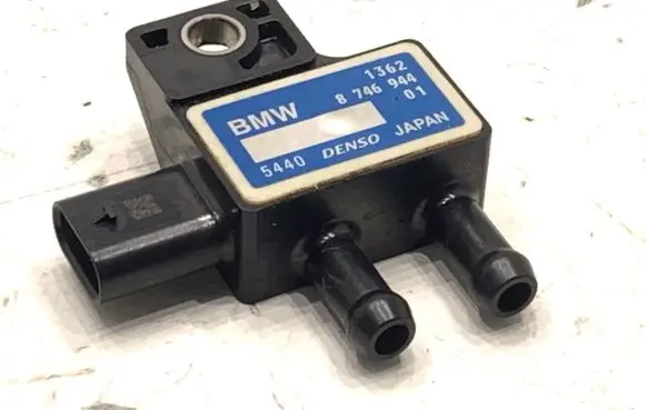 BMW 5 G30 G31 G38 Exhaust gas pressure sensor 8746944