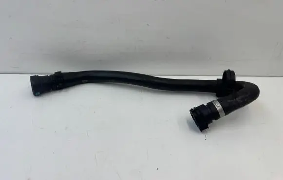 Land Rover Discovery 5 Engine coolant pipe/hose HPLA8C424AC
