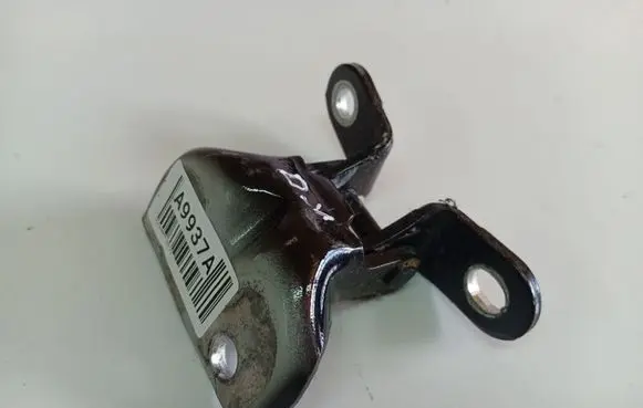 KIA Sorento Front door upper hinge 