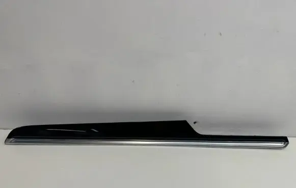 Porsche Macan (95B) Front door trim bar 95B867410