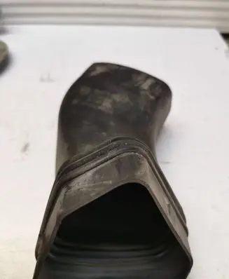 BMW 3 E90 E91 Air intake hose/pipe 7798876 B16825