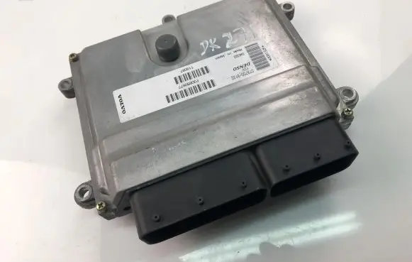 Volvo V50 Engine control unit/module ECU P30650677