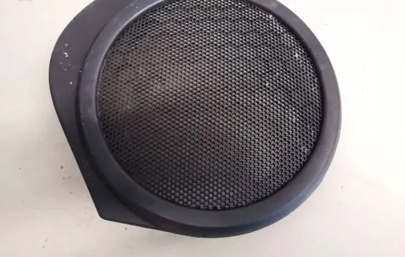 Side speaker trim/cover