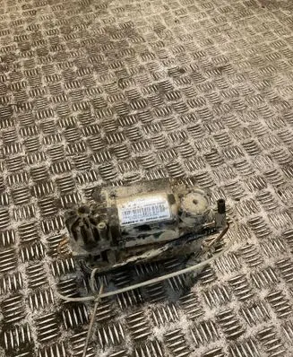 Mercedes-Benz Vito Viano W639 Air suspension compressor/pump 6393200204 A6393200204