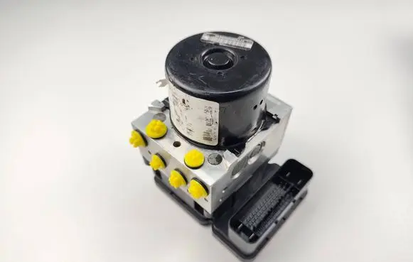 Dodge Caliber ABS Pump P05105824AC 25092843093