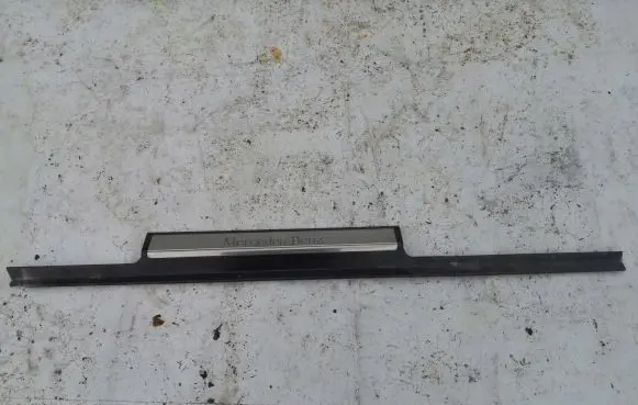 Mercedes-Benz S W220 Front sill trim cover A2206801135