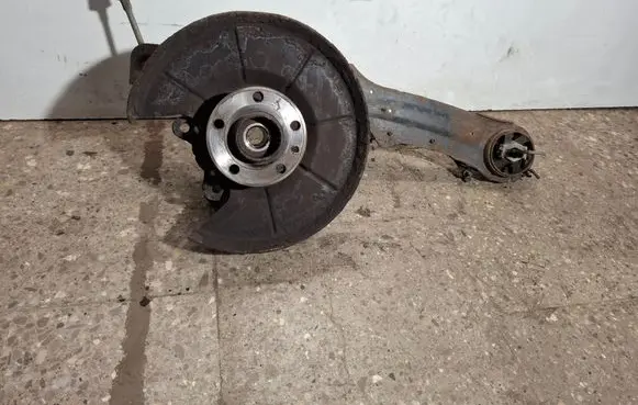 Volvo XC70 Rear wheel hub