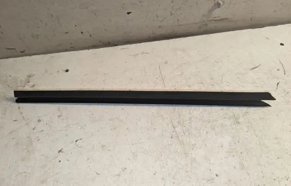 BMW 1 E81 E87 Fuel tank cap trim 7066609