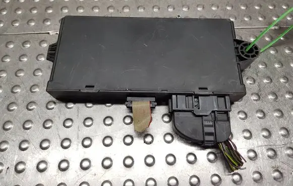 BMW 3 E90 E91 Comfort/convenience module S26370884 9226238