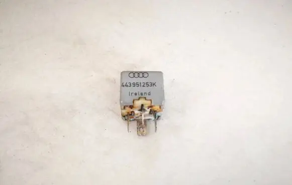 Audi A4 S4 B5 8D Other relay 443951253k 899512000