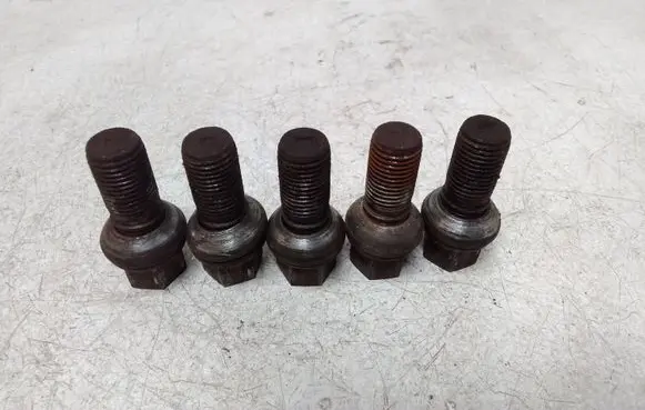 Volkswagen Phaeton Nuts/bolts 