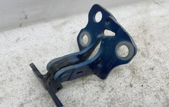Tesla Model 3 Front door lower hinge Flr036f