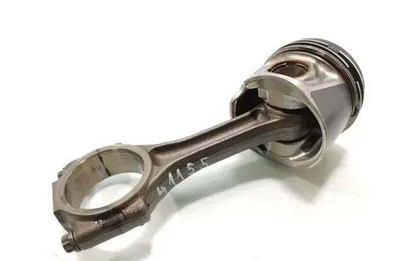 Volkswagen PASSAT B6 Piston with connecting rod 