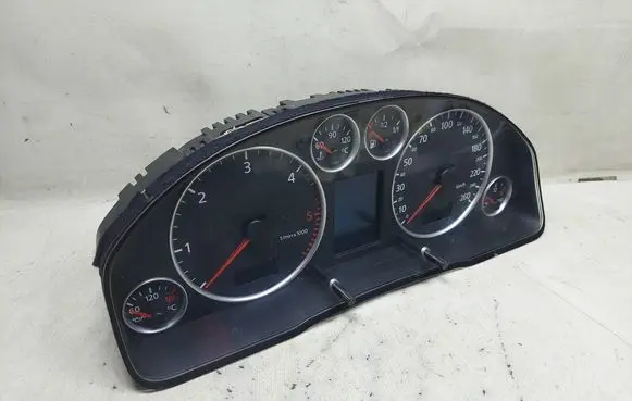 Audi A6 S6 C5 4B Speedometer (instrument cluster) 110080128