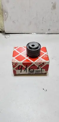 Volvo 940 Generator/alternator belt tensioner 1357936 211150 04165