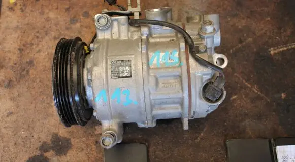 Seat Toledo I (1L) Air conditioning (A/C) compressor (pump) 820803