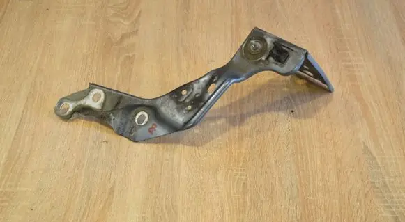 Renault Laguna III Fender mounting bracket