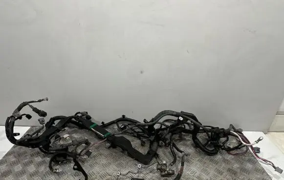 Toyota Avensis T270 Engine installation wiring loom 8212105C60