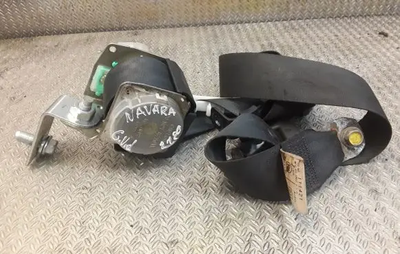 Nissan NP300 Middle seatbelt (rear) 7G5120