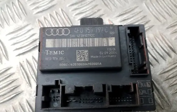 Audi A6 S6 C6 4F Door central lock control unit/module 4F0959792C