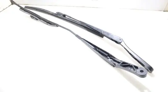 Skoda Fabia Mk3 (NJ) Front wiper blade arm
