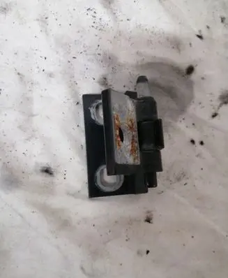 Volvo XC90 Rear door lower hinge