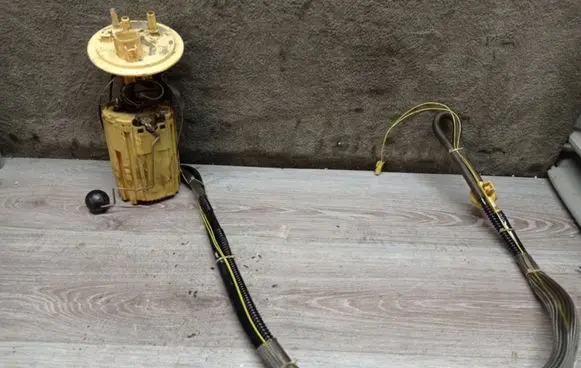 Volvo V70 In-tank fuel pump 0580303065 30792039